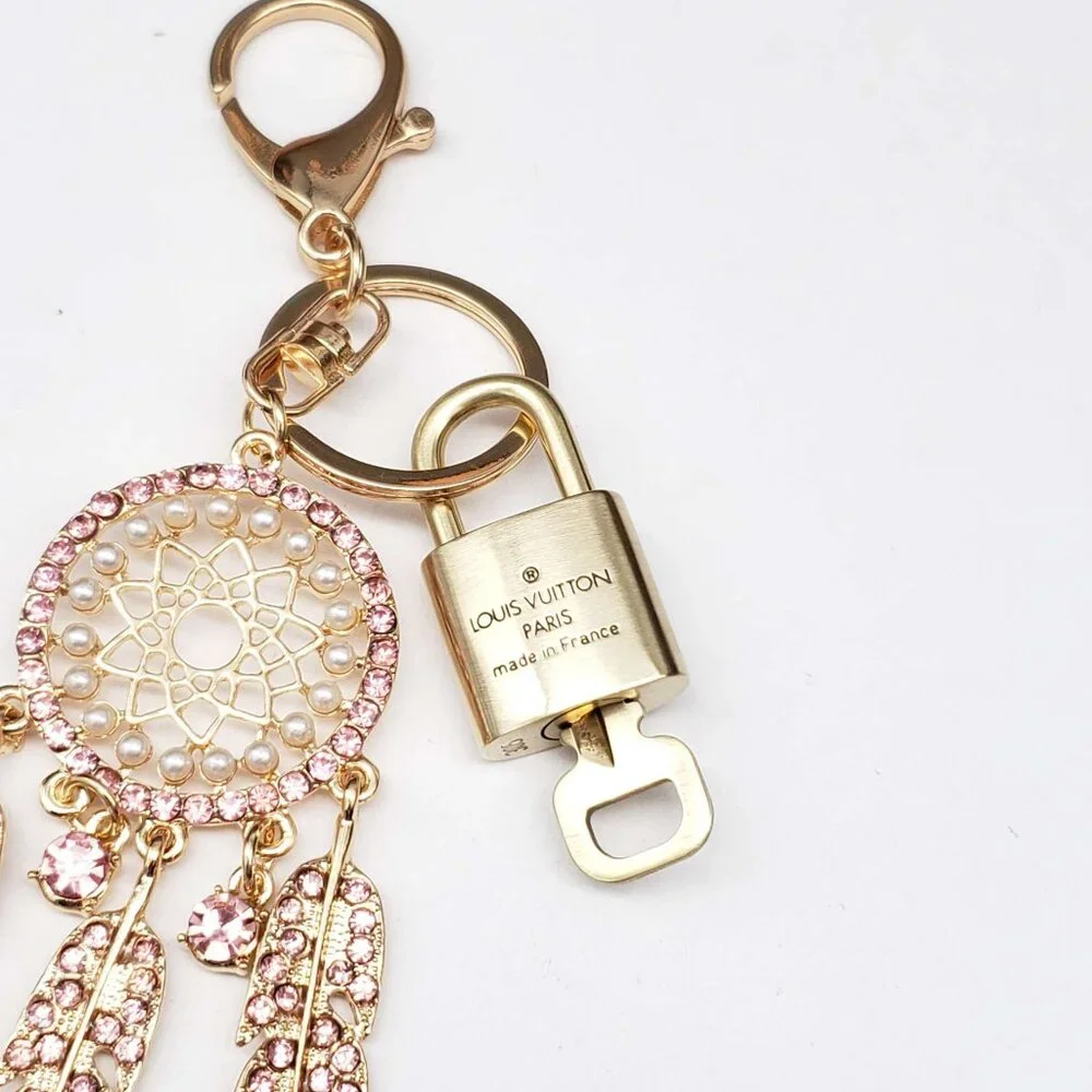 Authentic LV Gold Padlock & Key 🔑 Bag Charm / Unbranded Keychain Combo - Picture 6 of 7